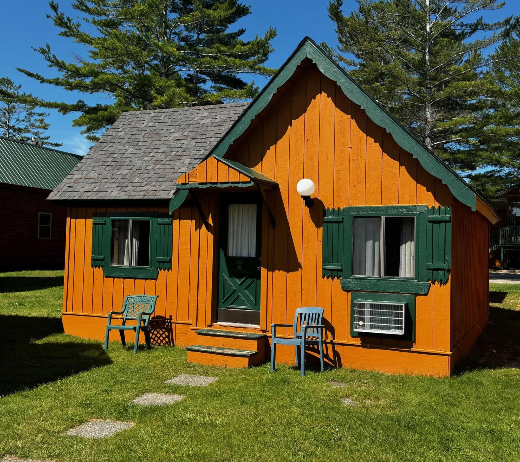 Cabins Of Mackinac & Lodge Mackinaw City Eksteriør bilde